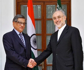 Iran's Foreign Minister Ali Akbar Salehi (R) shakes hands with his Indian counterpart S.M. Krishna before their meeting in New Delhi May 31, 2012. Salehi is on a two-day visit to India. REUTERS/B Mathur (INDIA - Tags: POLITICS)