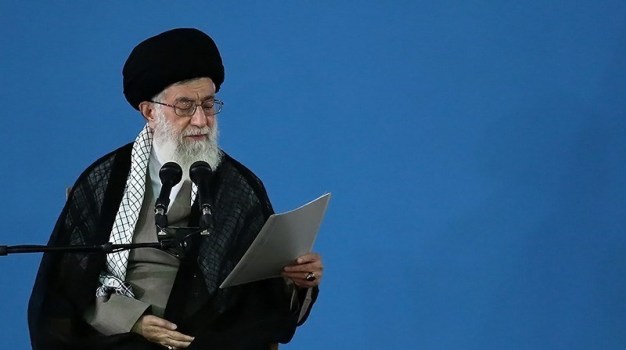 leader meets teachers