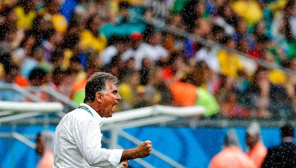 Carlos-Queiroz-at-Bosnia-game