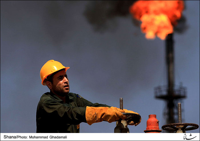 Irans Central Oil Fields Company (ICOFC) has decided to raise its oil and gas production in the next Iranian calendar year, as of March 21, by 95 bcm and 75 million barrels respectively.