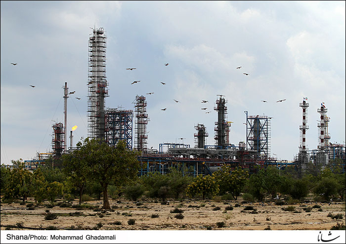 Lavan Refinery