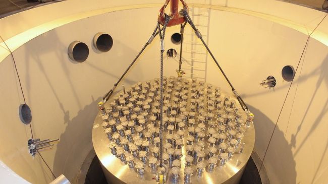 Arak heavy water reactor main container