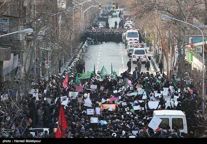 Iranian students protest