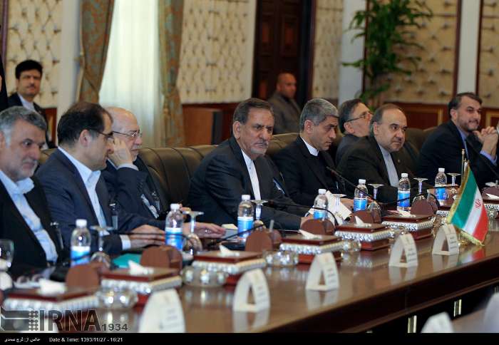 Iran's First VP Es'haq Jahangiri along with high-ranking political and economic delegation attend a session of Iran-Iraq High Joint Commission in Baghdad on February 16, 2015.