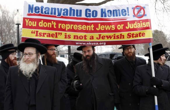 Anti-Zionist Orthodox Rabbis protest against Israeli Prime Minister Benjamin Netanyahu's speech to a joint meeting of Congress on Capitol Hill in Washington March 3, 2015. CREDIT: REUTERS/YURI GRIPAS