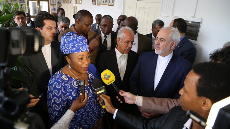 oreign Minister Javad Zarif has met Foreign Minister of Guinea of Conakry Mrs. Makala Tamara during his West African tour on Thursday.